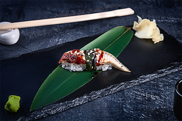 Sushi xyoob nplooj